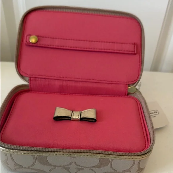 NWT - COACH DAISY PATTERN TRAVEL JEWELRY CARRIER - Picture 7 of 8